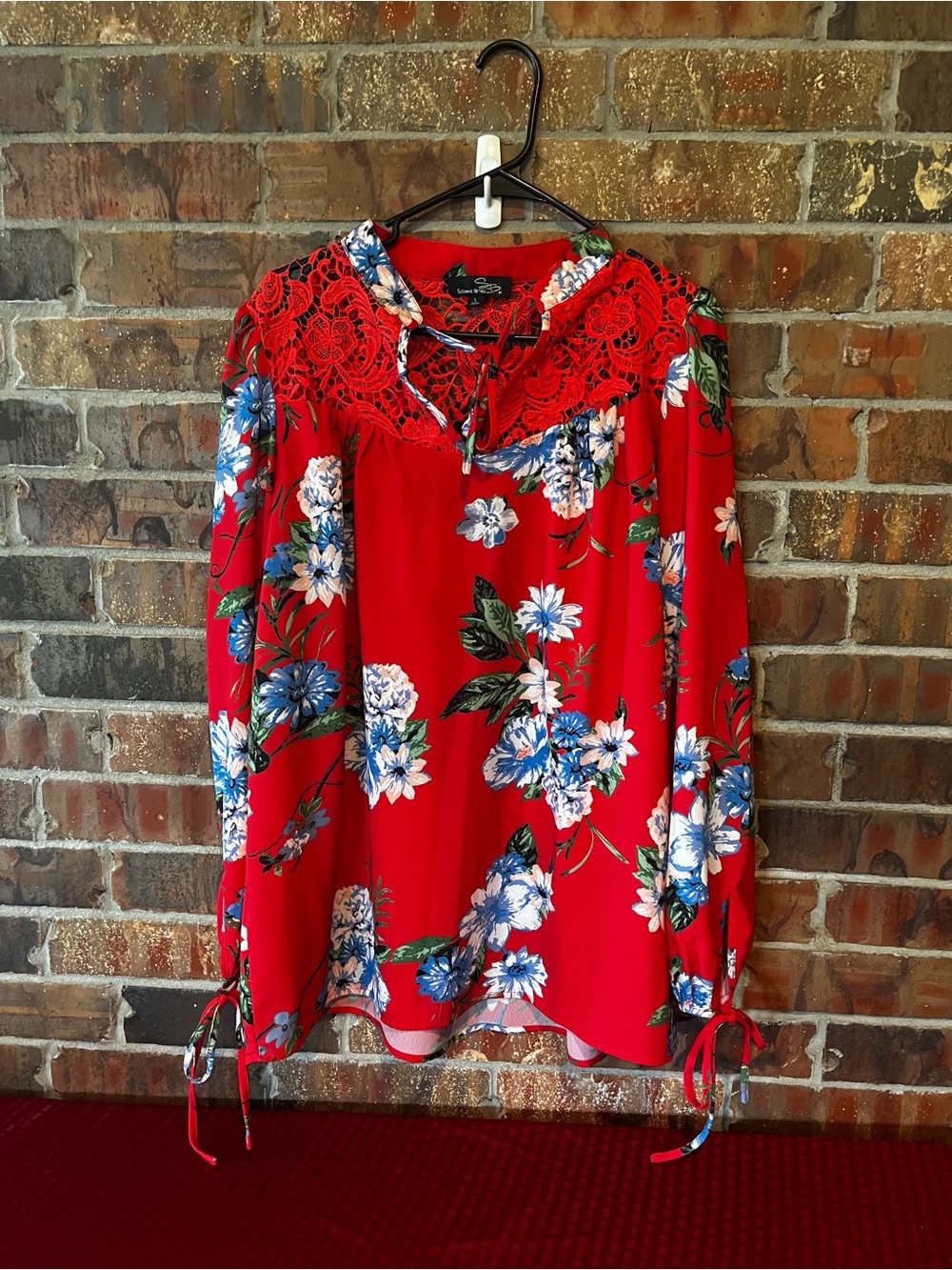 Susan Betro Red Floral Long sleeve lightweight Blouse Size:L